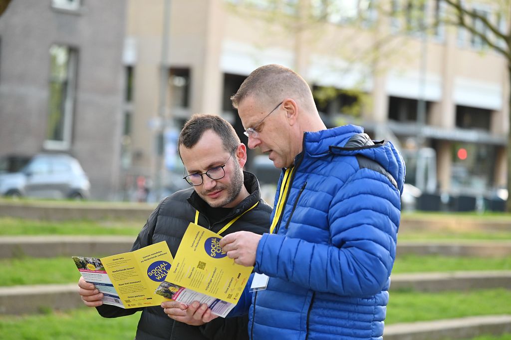 Walking & Talking laat Schiedam al wandelend dichter bij elkaar komen